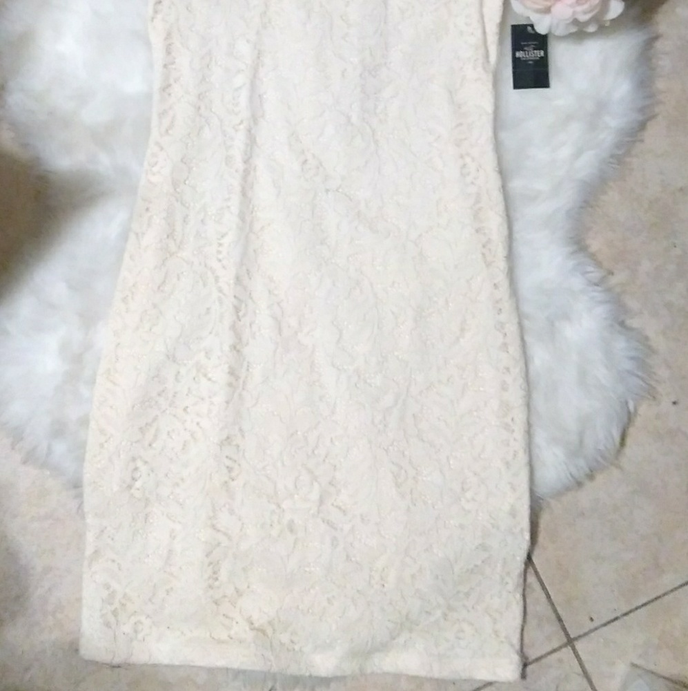 💕BOGO 💕BNWT Pretty Hollister Cream Lace Dr - Picture 2 of 4